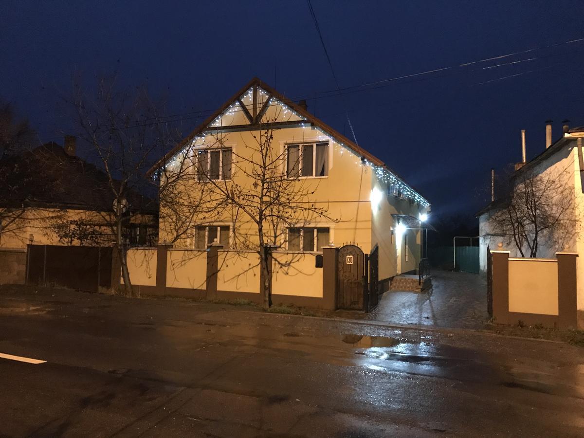 Міні Готель Вілла Вікторія 베레호베 외부 사진